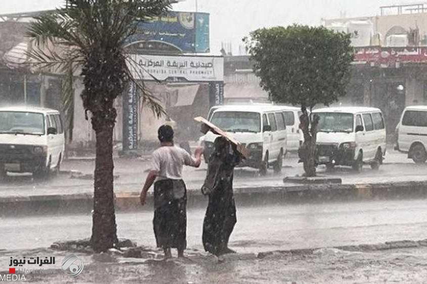اليمن.. الأمطار تحاصر عدن ووفيات في شبوة وحضرموت