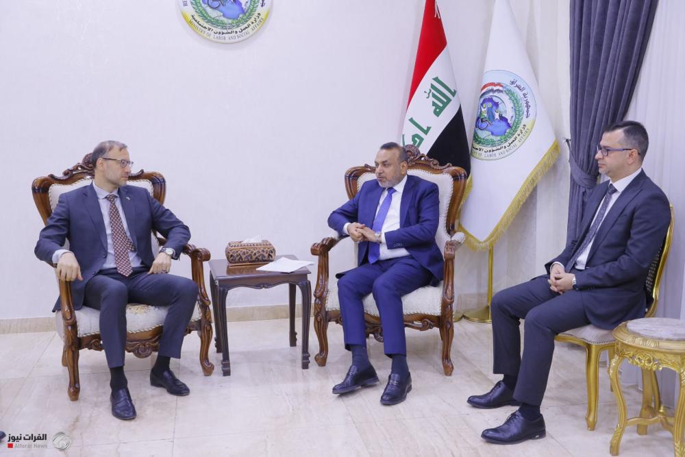 الأسدي يؤكد أهمية دعم المشاريع الصغيرة ودمج النازحين والمهاجرين في سوق العمل