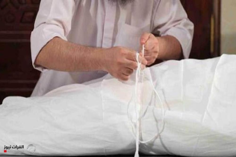 لفهم بـ "أكفان".. أب يرعب أطفاله ويوهمهم بأنهم "موتى"
