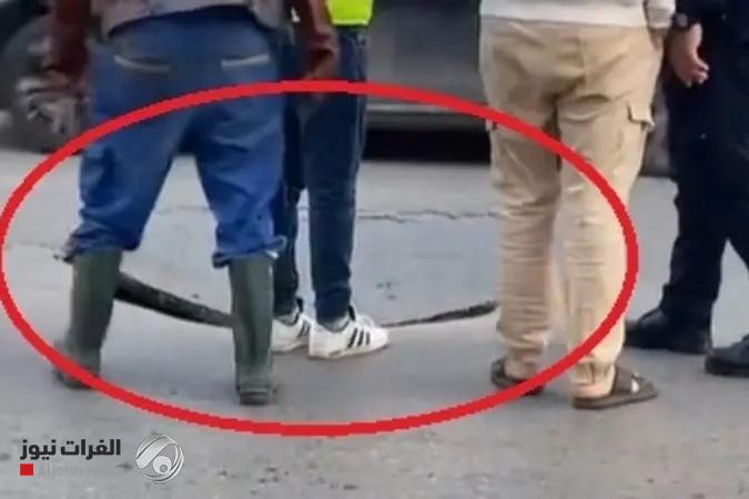 ثقوب عميقة تظهر فجأة في أحياء عاصمة عربية.. ما القصة؟