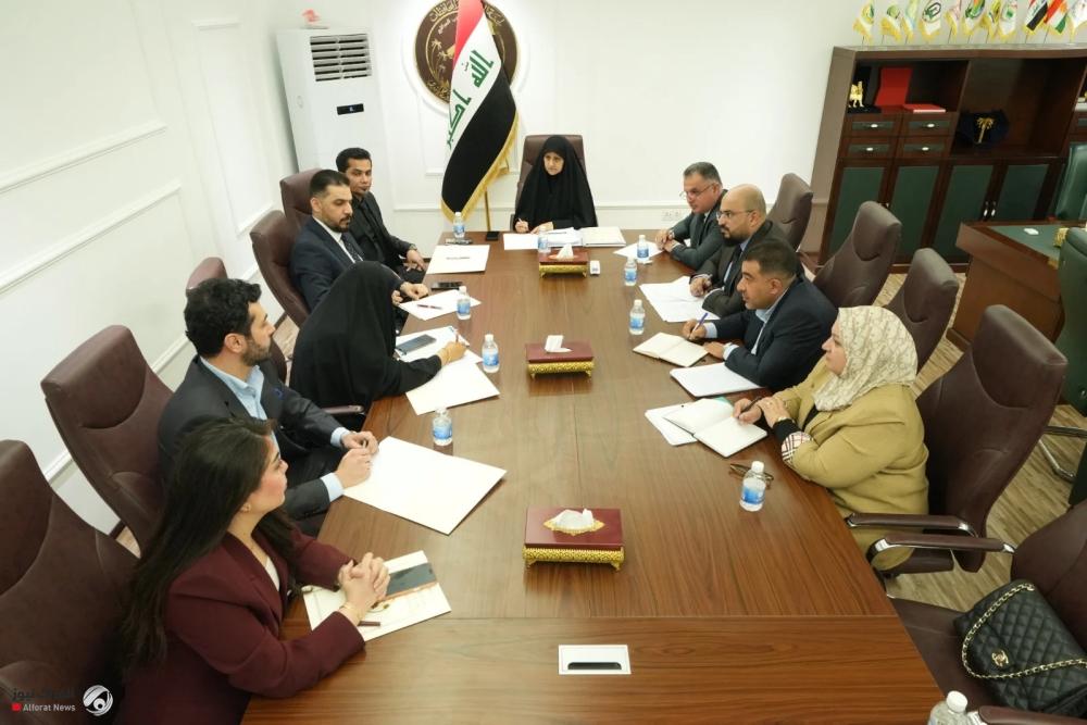 النقل النيابية تستضيف مدير الخطوط الجوية لبحث {شبهات الفساد}