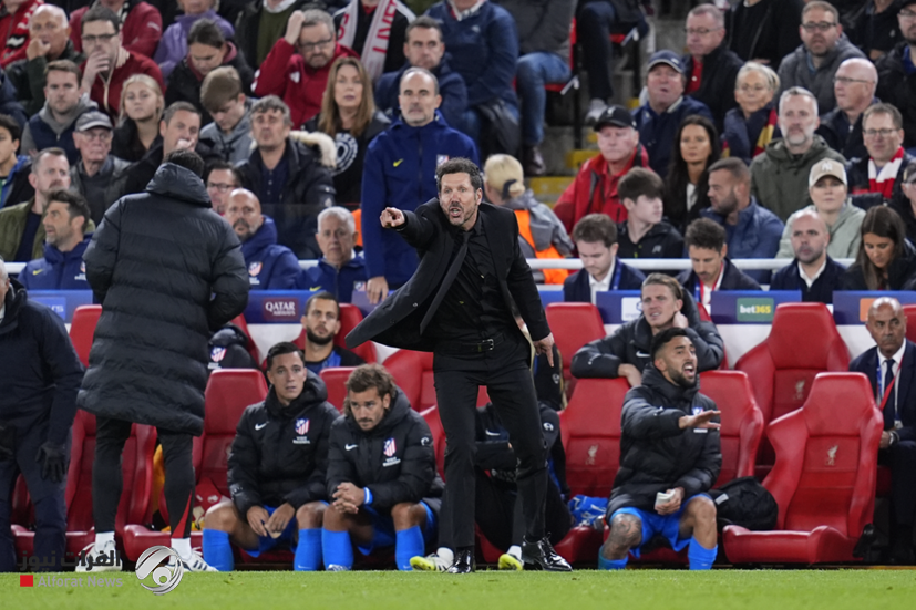 "اليويفا" يعاقب مدرب أتلتيكو مدريد بسبب سلوكه في مباراة ليفربول