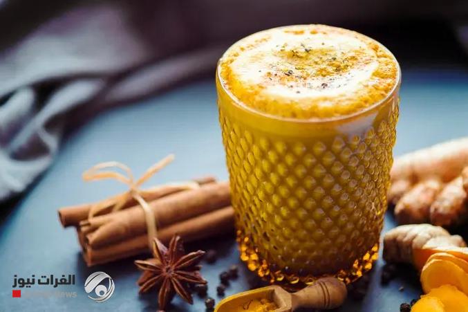 7 أسباب لتناول كوب من حليب الكركم قبل النوم