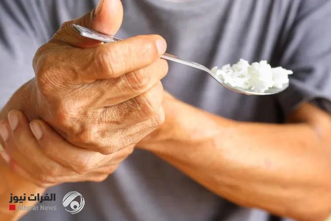 بروتين "منقذ".. يستشعر خطر "شلل الرعاش" ويتخلص منه