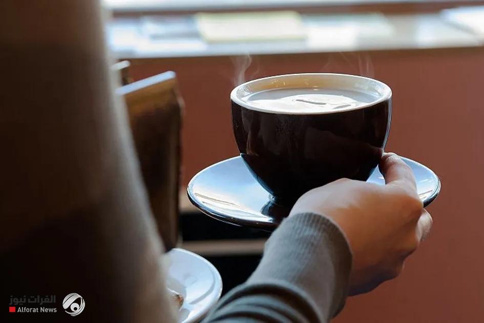 كوب قهوة من آلة البيع كاد أن يكلف فتاة حياتها