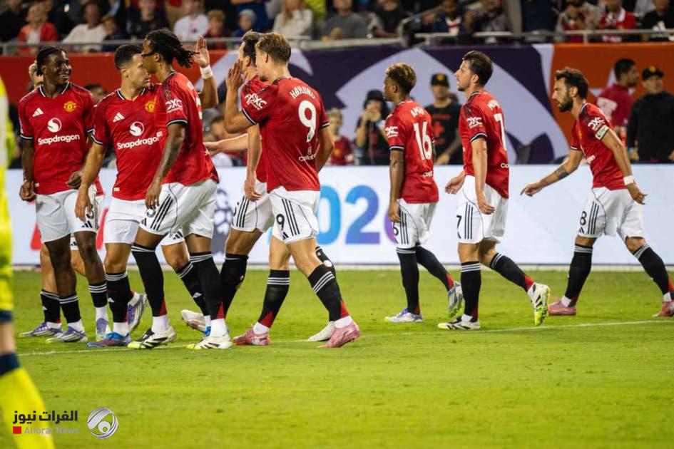 مدرب يونايتد يلمح إلى رحيل مهاجمه بعد موسمين