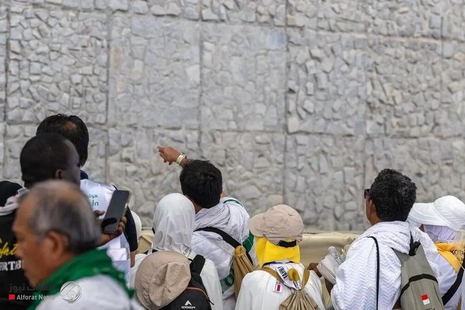 الحجاج يستقرون في منى بأول أيام التشريق لرمي الجمرات