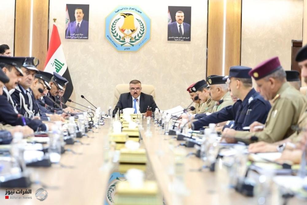 وزير الداخلية يُلزم قائد الشرطة ومدير الدفاع المدني في محافظاتهم بضمان سلامة المشاريع