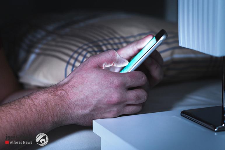 هل تسهر على هاتفك المحمول؟ هذه الدراسة تشخص حالتك