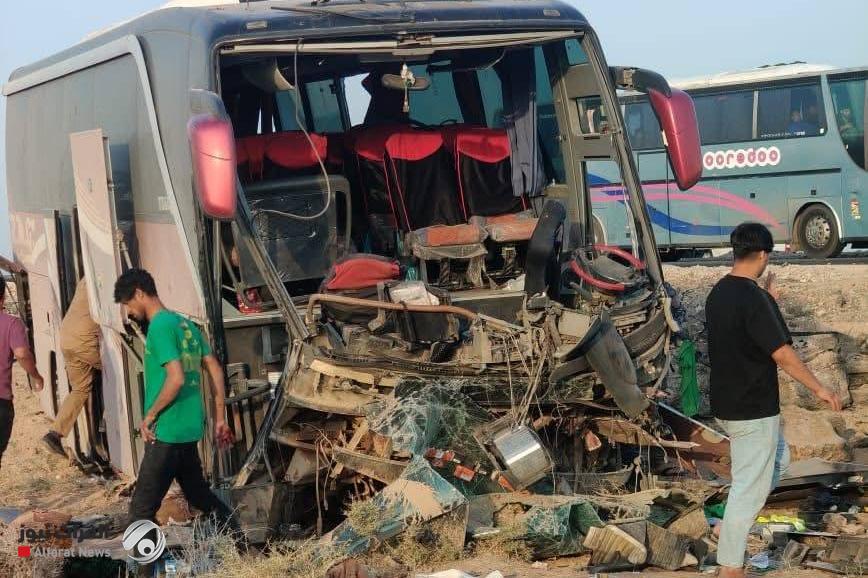 لنوم السائق.. إصابة 24 زائراً إيرانياً بحادث سير في واسط