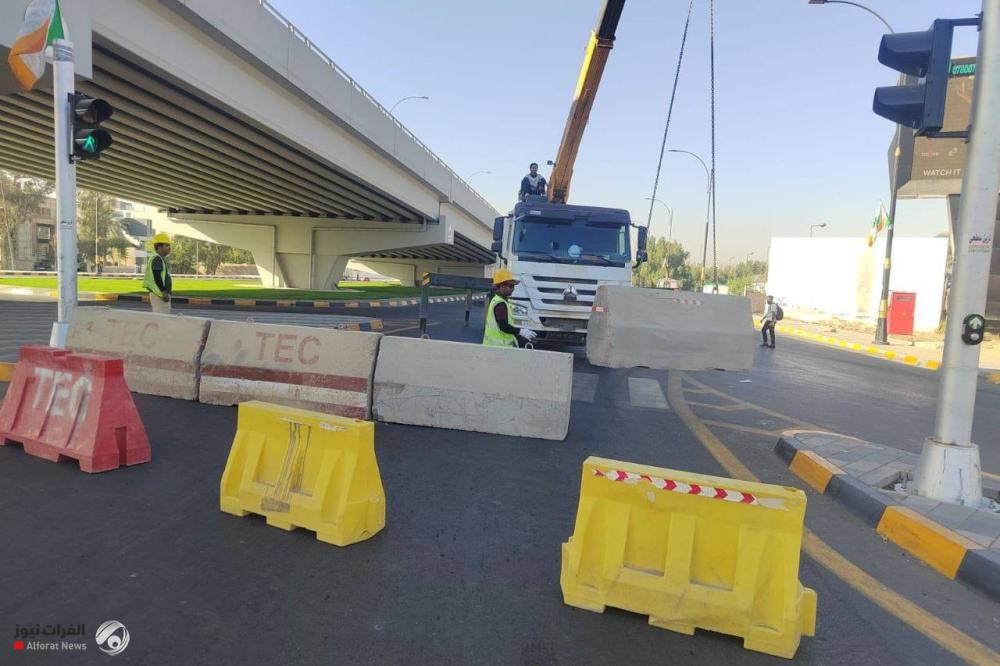 بالصور.. قطع مروري تام وغلق لشوارع ومقتربات في ساحة النسور
