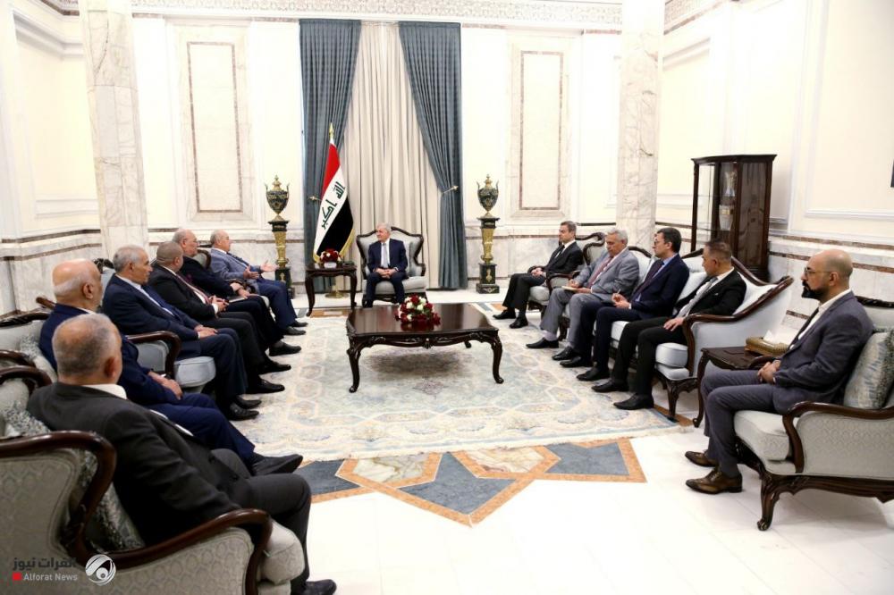رشيد يشدد على ضرورة تطوير أنظمة التعامل المصرفي وتقليل الروتين