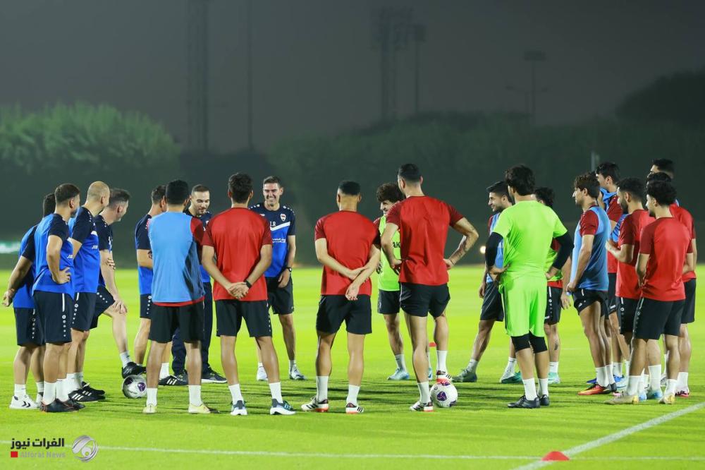 المنتخب الوطني يصل البصرة تحضيراً للقاء نظيره العماني