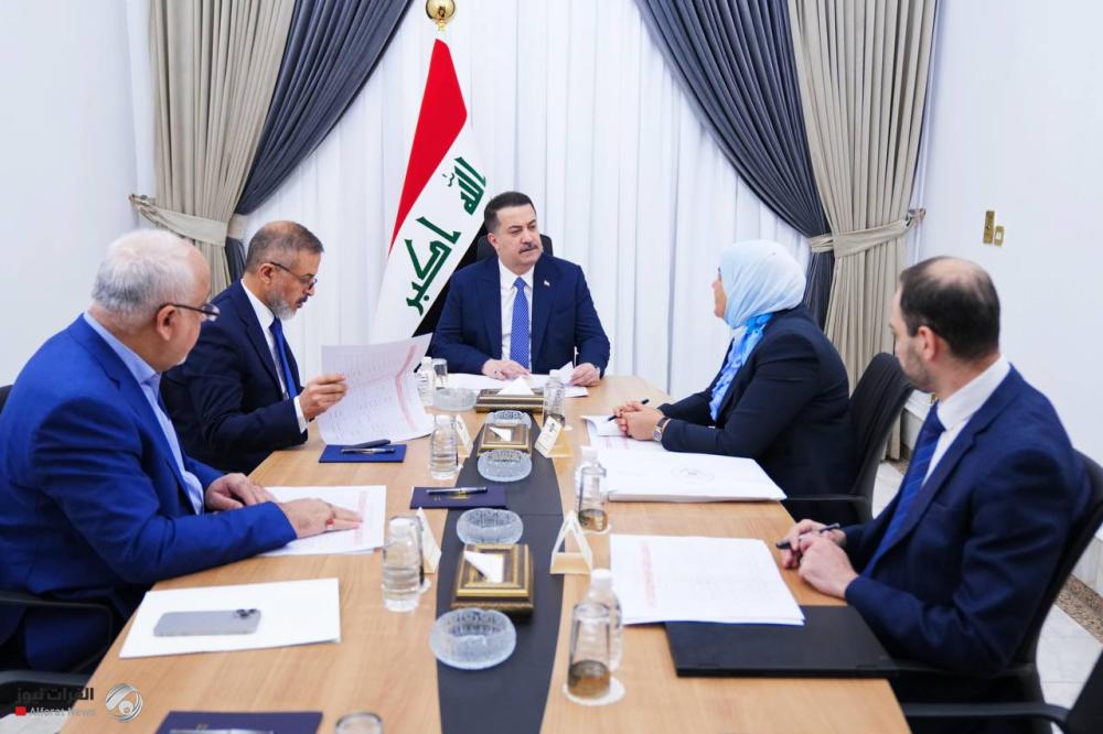 رئيس الوزراء يقر تمويل الخطة الاستثمارية بـ2 ترليون دينار ويوجه بالإسراع في الصرف