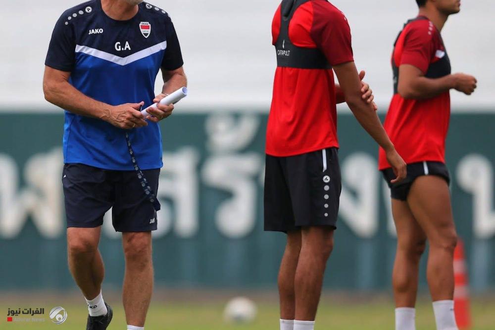 استعداداً للمونديال.. أرنولد يمنع مواقع التواصل عن لاعبي المنتخب الوطني
