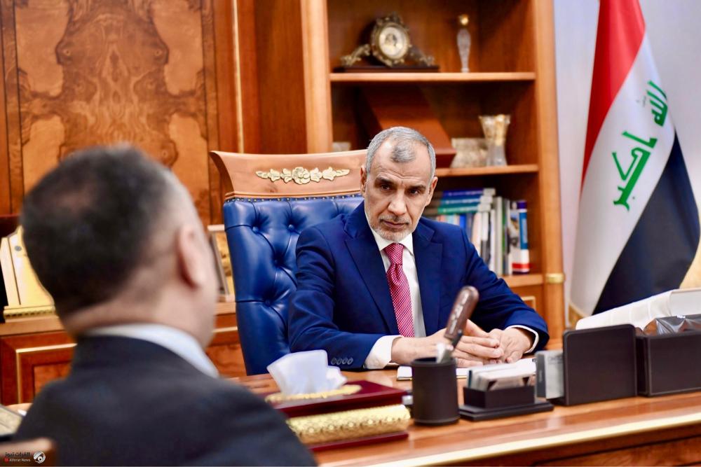 فالح الساري يباشر مهامه الرسمية وزيراً للمالية