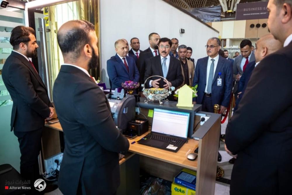 The Governor of the Central Bank opens new outlets for selling dollars at Baghdad Airport