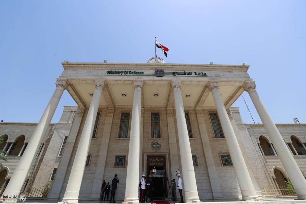 الدفاع تصدر أوامر إدارية جديدة خاصة للموظفين المدنيين