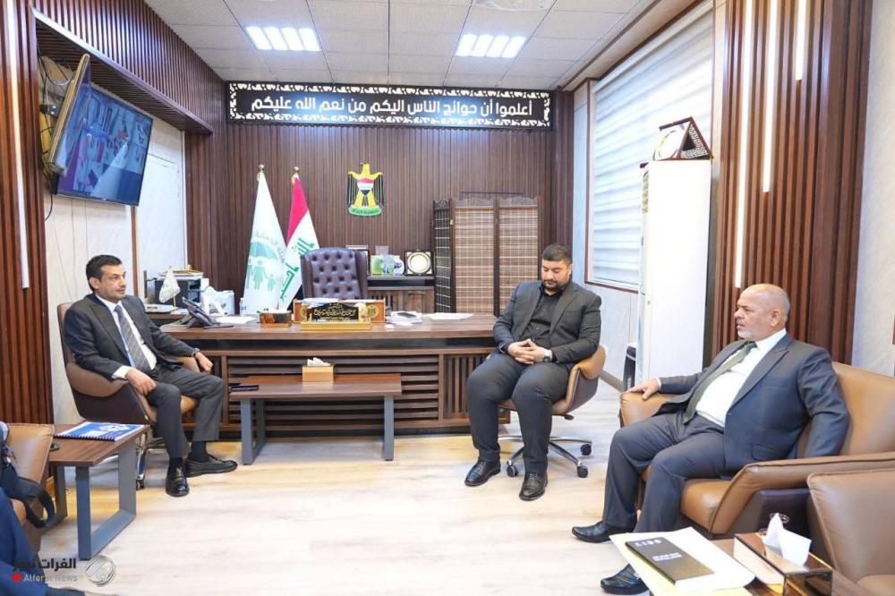 العمل تبحث مع البنك الدولي إطلاق أنظمة للرصد وتحديث الاستهداف