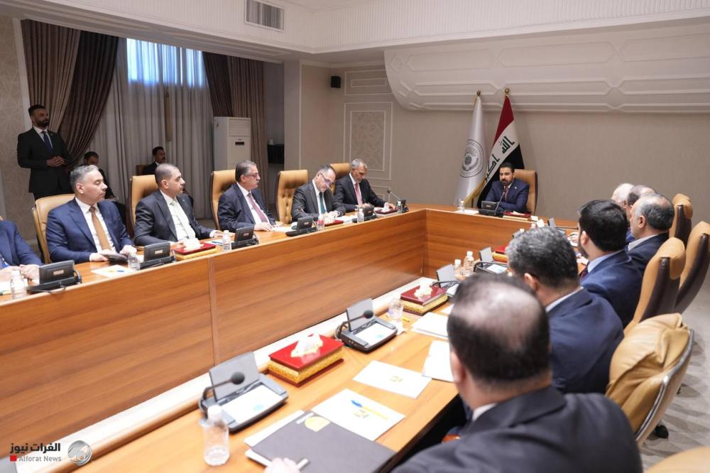 الزيدي يطالب بتنويع الإيرادات وإنهاء الاعتماد على النفط