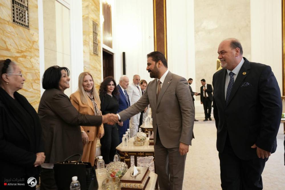 الزيدي يؤكد حرص الحكومة على رعاية الفن والعمل الجاد لدعم الفنانين