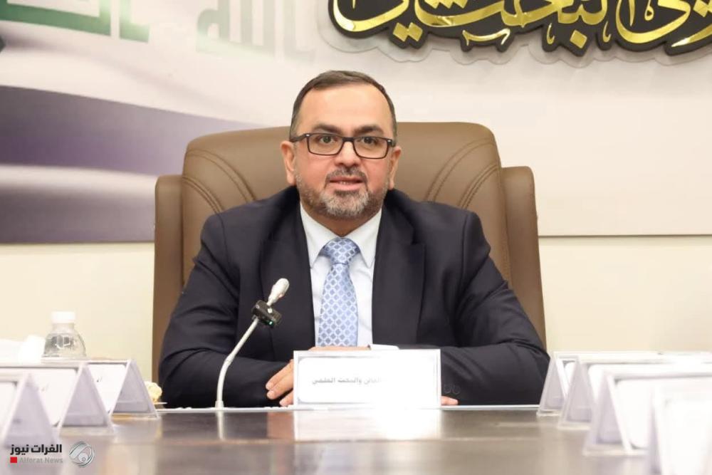 وزير التعليم يقرر منح 5 درجات لمعالجة حالات الطلبة في مواد الامتحان التقويمي