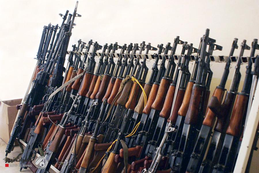 الإطاحة بتاجر أسلحة في بغداد يتاجر عبر مواقع التواصل