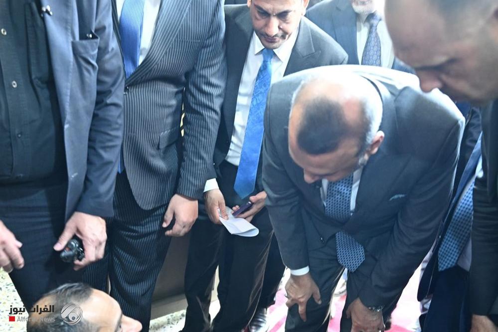 من الأنبار.. وزير العمل يفتتح النافذة الإلكترونية الموحدة لتبسيط الإجراءات أمام المواطنين