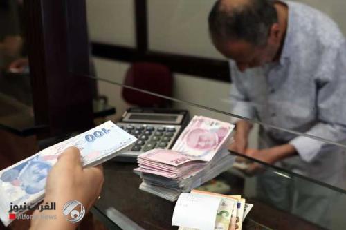 الليرة التركية تهبط لمستوى قياسي