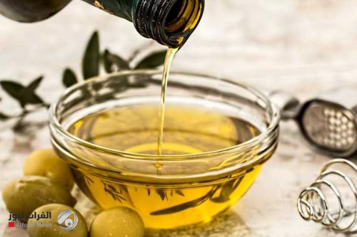 فوائد زيت الزيتون.. خبراء يحذرون من دعاية السائل الذهبي