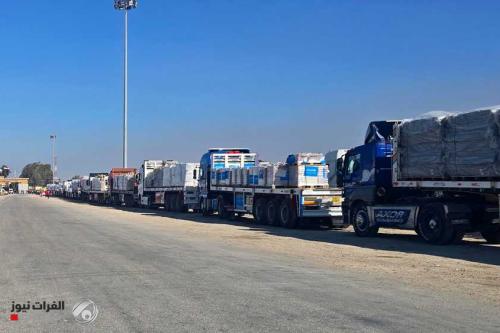 شاحنات المساعدات تبدأ الدخول من مصر إلى غزة