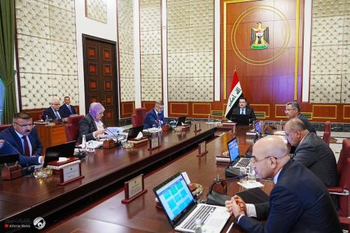 ماذا يخبئ مجلس الوزراء؟.. الديمقراطي يلمح لمفاجآت بشأن الرواتب والنفط