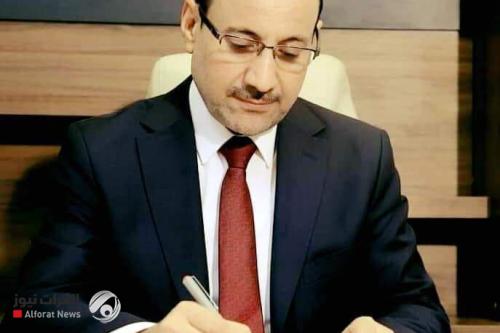 محافظ بغداد يوقع الأمر الإداري الخاص بمباشرة الفائزين بقرعة العقود