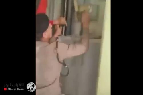 لحظات تحبس الأنفاس.. إنقاذ أطفال عالقين بمصعد في بسماية {فيديو}
