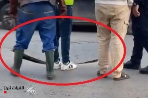 ثقوب عميقة تظهر فجأة في أحياء عاصمة عربية.. ما القصة؟