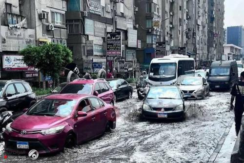 بالفيديو والصور.. أمطار غزيرة على القاهرة "في عز الصيف"