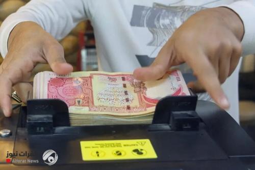 خبير اقتصادي يكشف سر سحب الودائع من المصارف العراقية