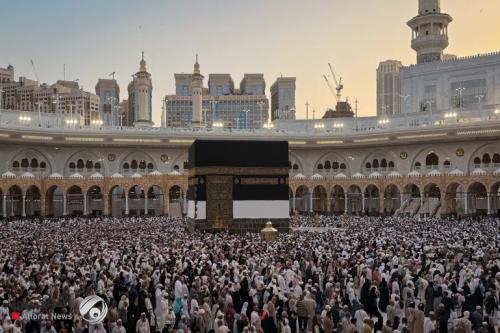 حجاج بيت الله الحرام يختتمون مناسكهم بطواف الوداع