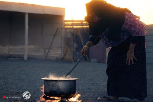 نساء يستعن بالقمر لإعداد وجبات طعام فريدة