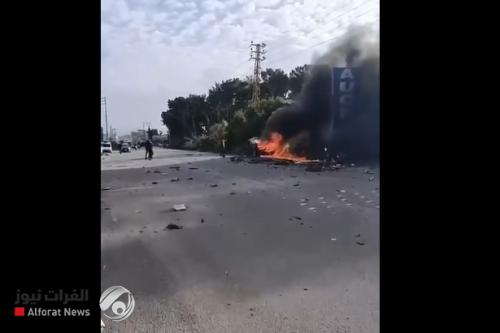 بالفيديو.. غارة صهيونية تستهدف سيارة في مدينة صور بجنوب لبنان