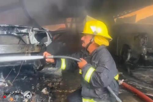 بالفيديو.. الدفاع المدني يسيطر على حريق مخزن وورش تصليح في واسط