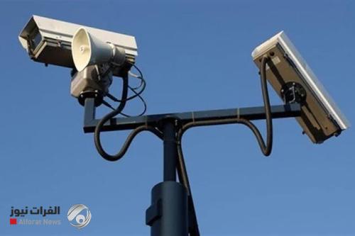 فيديو.. تثبيت "مدخنة اختيار البابا" فوق سطح كنيسة سيستين