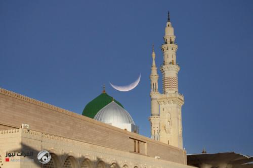 متى العيد؟ السعودية تتحرى هلال شوال وخبير يكشف الموعد المتوقع