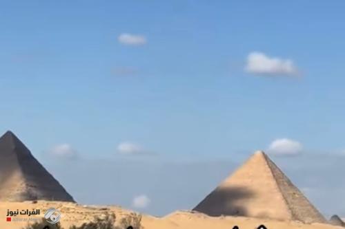 ظهور لون أسود يغطي أهرامات مصر.. هل هي لعنة الفراعنة؟
