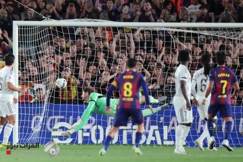 برشلونة يفوز على ريال مدريد ويتوج بلقب الليغا