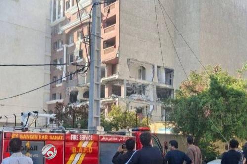 شاهد.. تسرب غاز يتسبب بانفجار داخل مبنى مرتفع في بندر عباس