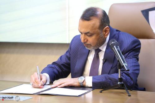وزير العمل يصادق على توزيع 135 وحدة سكنية بين الأرامل المشمولات بالحماية الاجتماعية