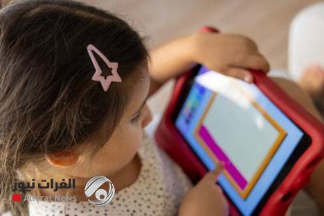 متى تسمح لطفلك بالحصول على جهاز ذكي؟ خبير يجيب