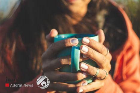 نصيحة علمية.. عادات الشاي والقهوة قد تصيب النساء بهشاشة العظام