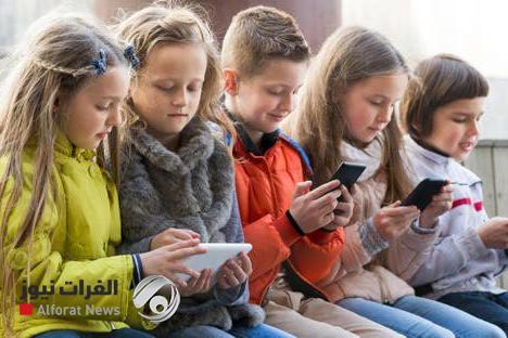 فرنسا تقر حظر استخدام وسائل التواصل لمن هم دون 15 عاماً